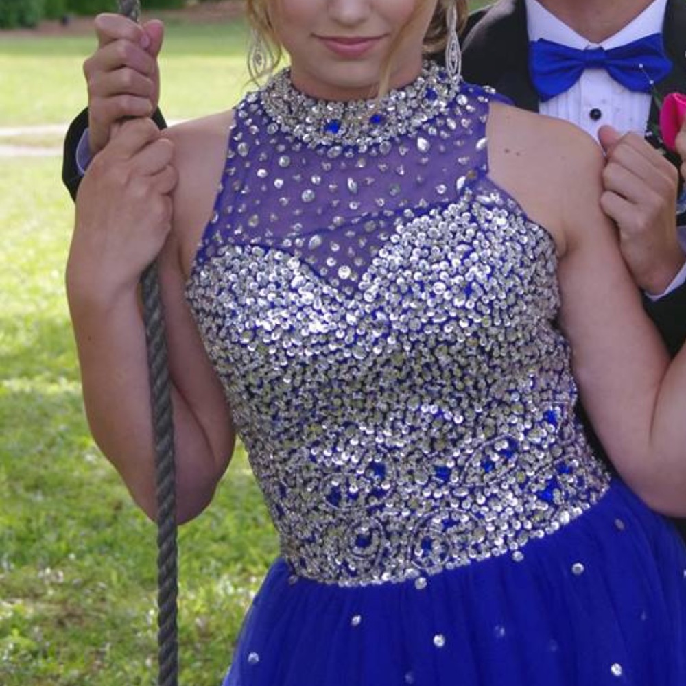 Blue knee length prom/formal dress